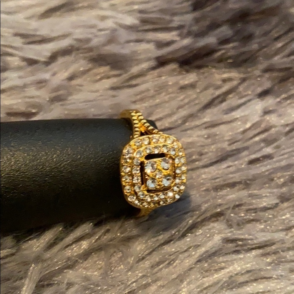 ⭐️HP⭐️Gold tone faux diamond ring size 9 - Picture 3 of 5